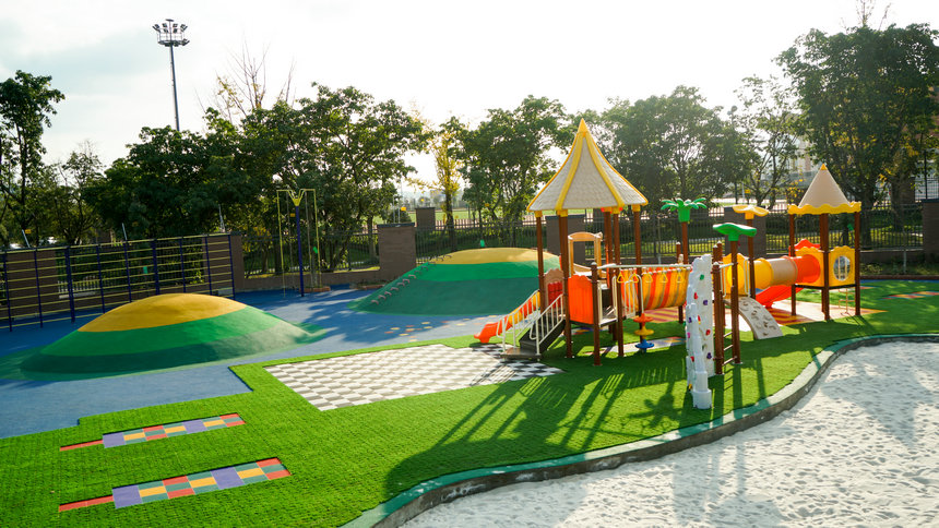 游樂園?playground